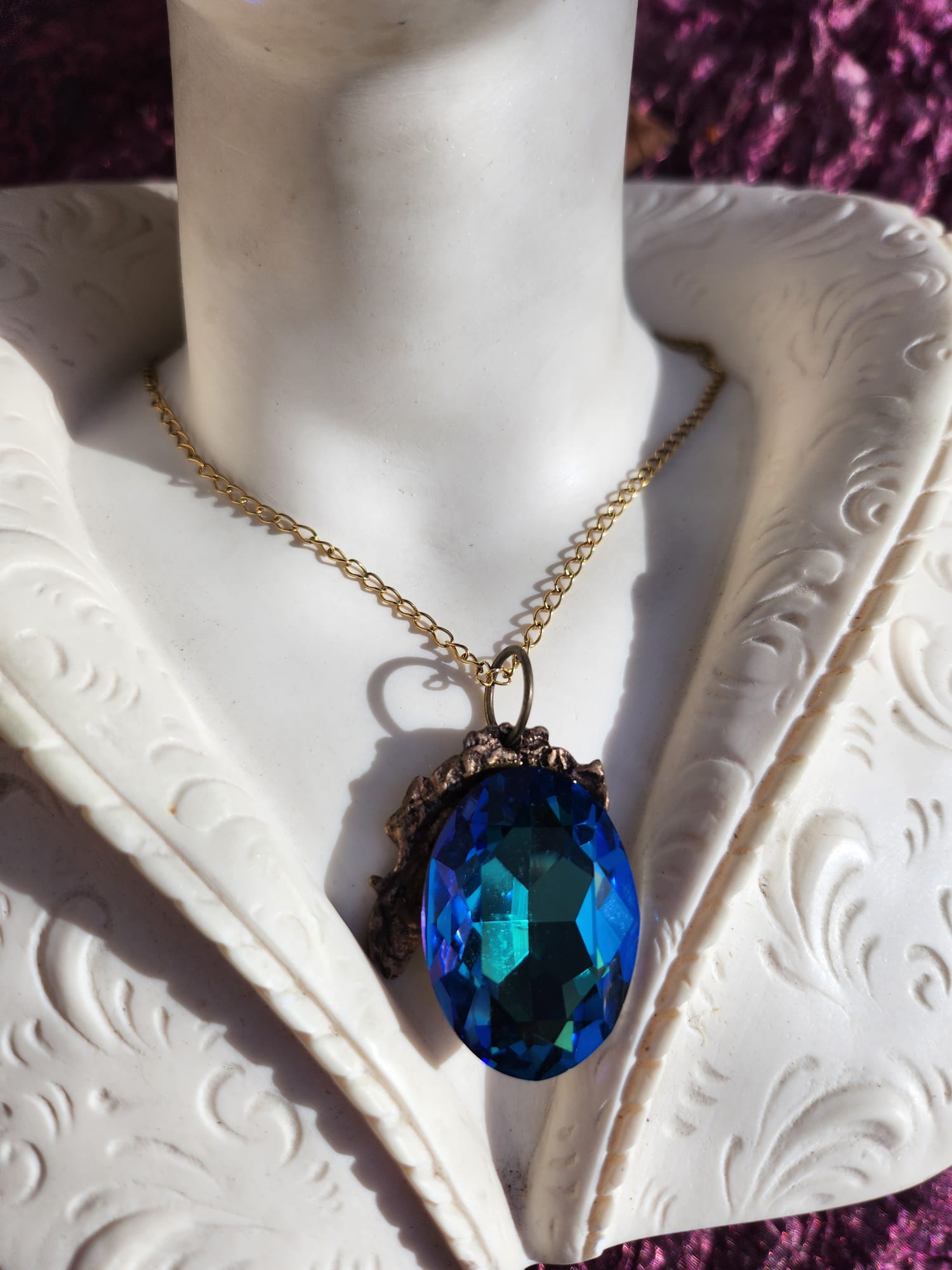 Oceanfire Pendant – Intense Blue Crystal in Raw Bronze – Vintage Enchanted Jewelry – Magical Gift for Her – Colorful Fairycore Charm