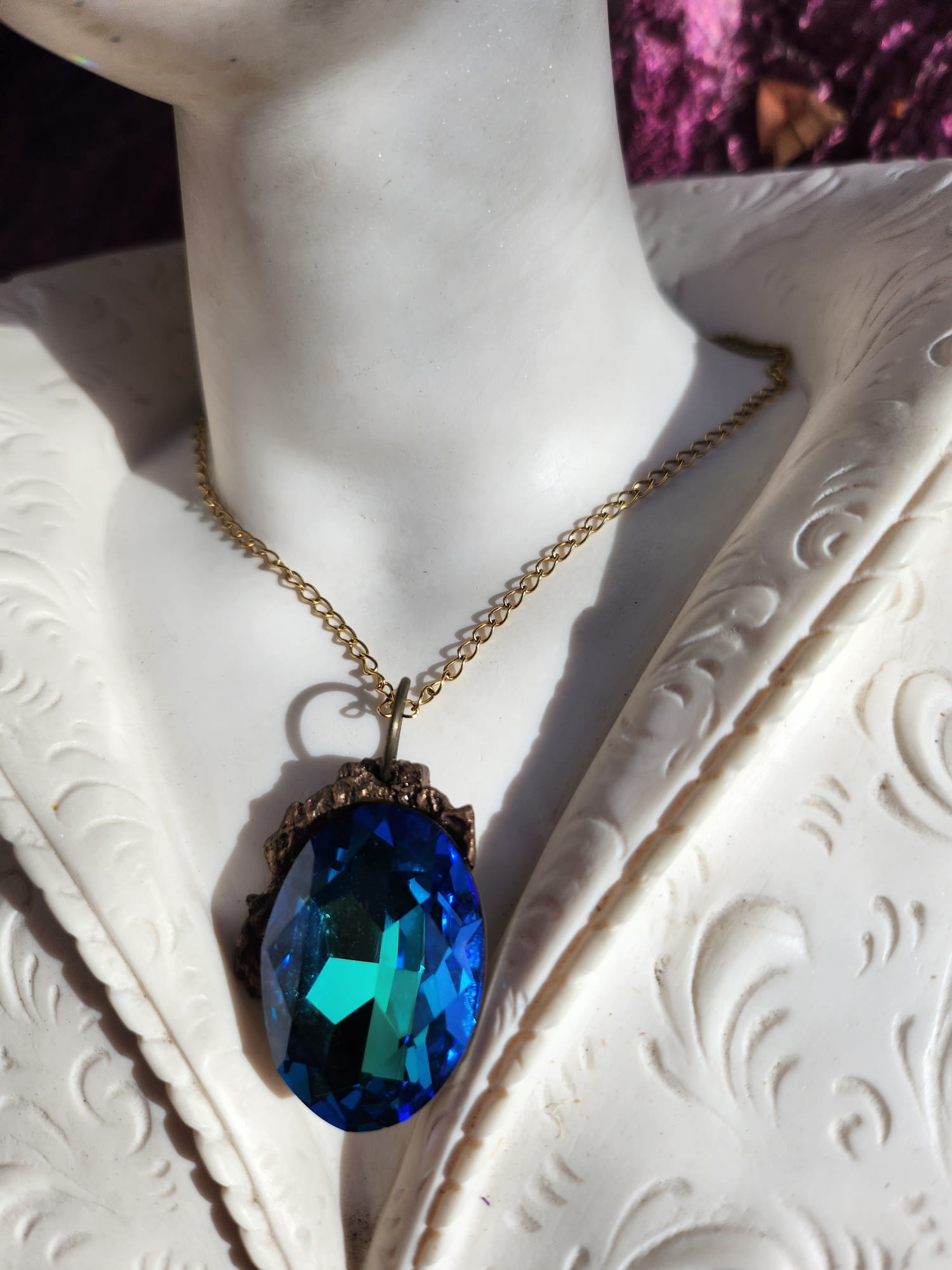Oceanfire Pendant – Intense Blue Crystal in Raw Bronze – Vintage Enchanted Jewelry – Magical Gift for Her – Colorful Fairycore Charm