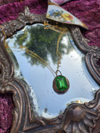 Emerald Green Crystal Pendant – Handmade Bronze Vintage Necklace for Nature-Inspired Style