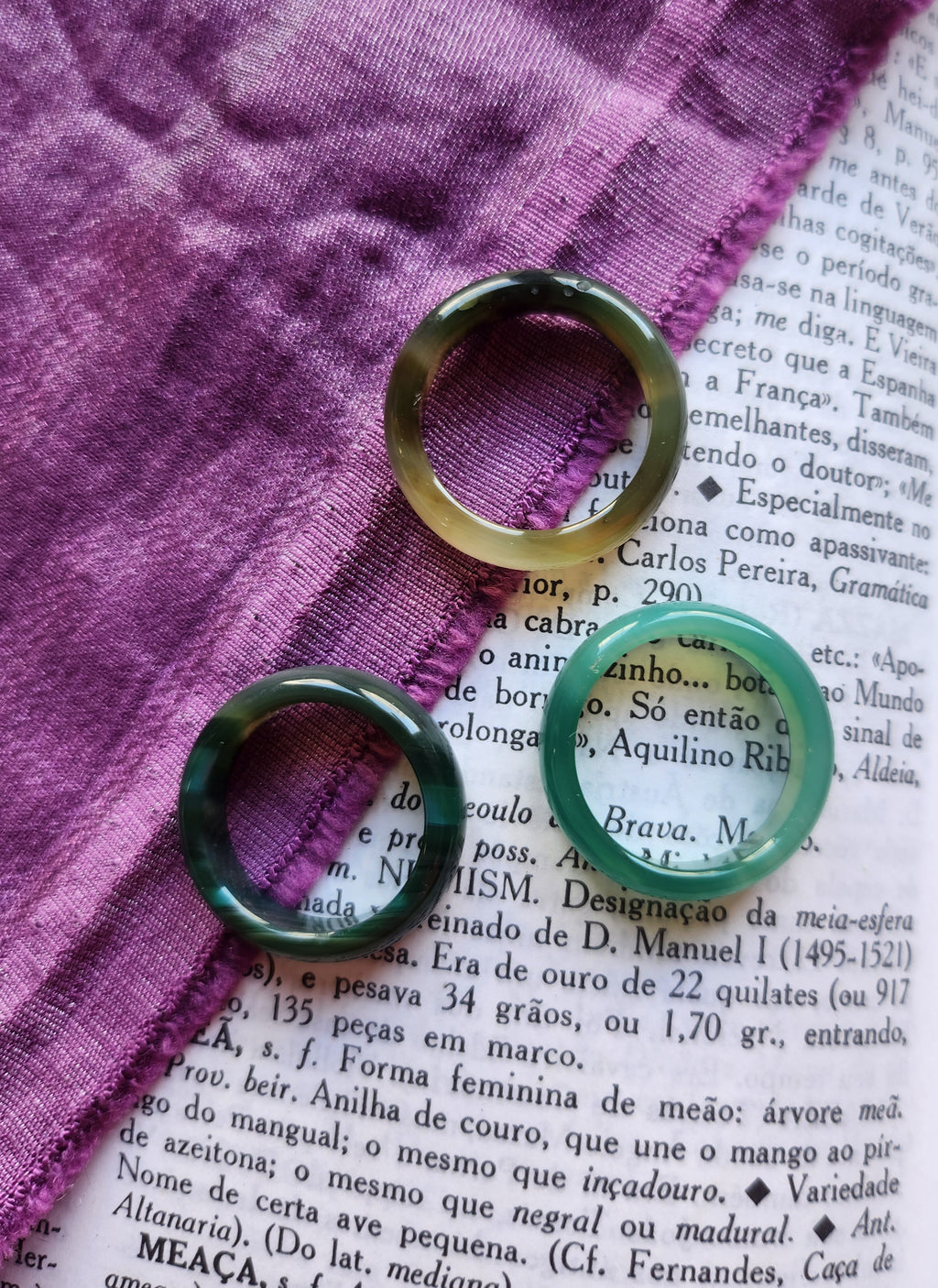 Anillo de ágata verde pulido